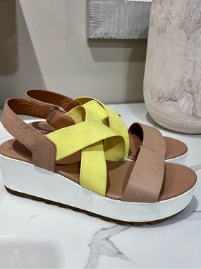 Sorel Cameron Platform Slingback Sandals Yellow Nude Leather Size 10